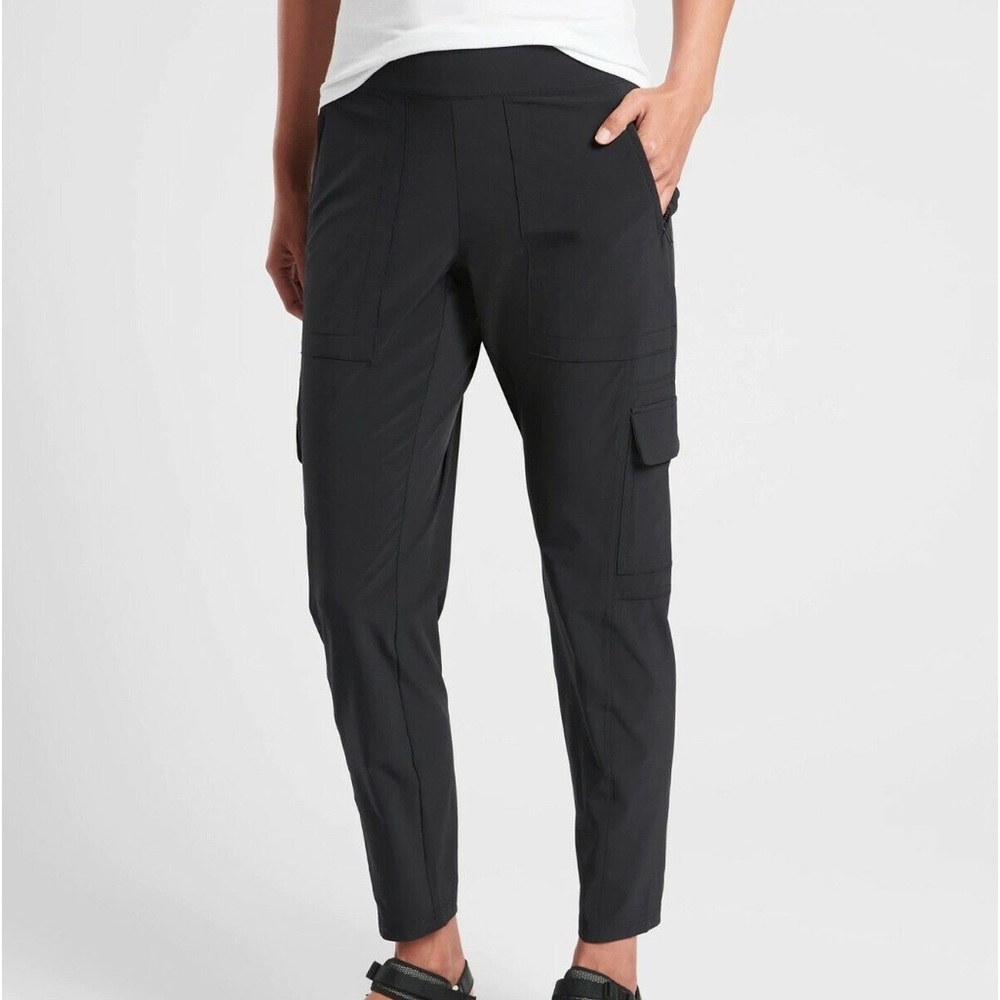 Athleta Chelsea Cargo Pant in Black size 10T